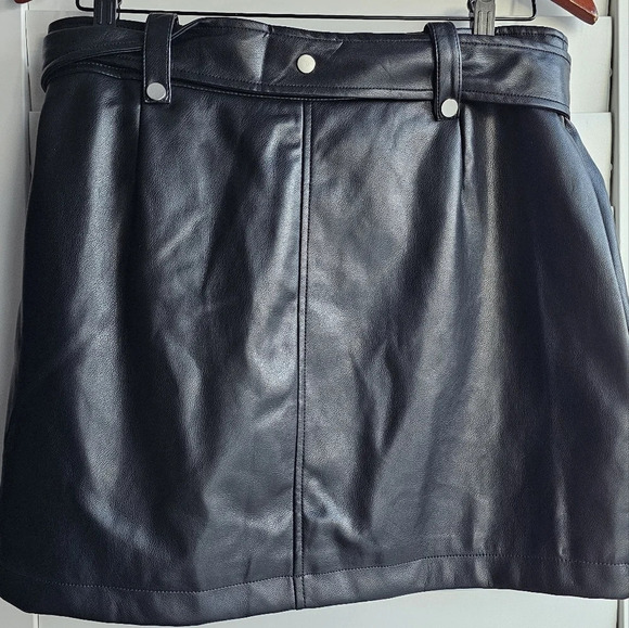 7 For All Mankind Leather Mini Skirt  Zipper Rock Belt Black size M - Picture 8 of 9